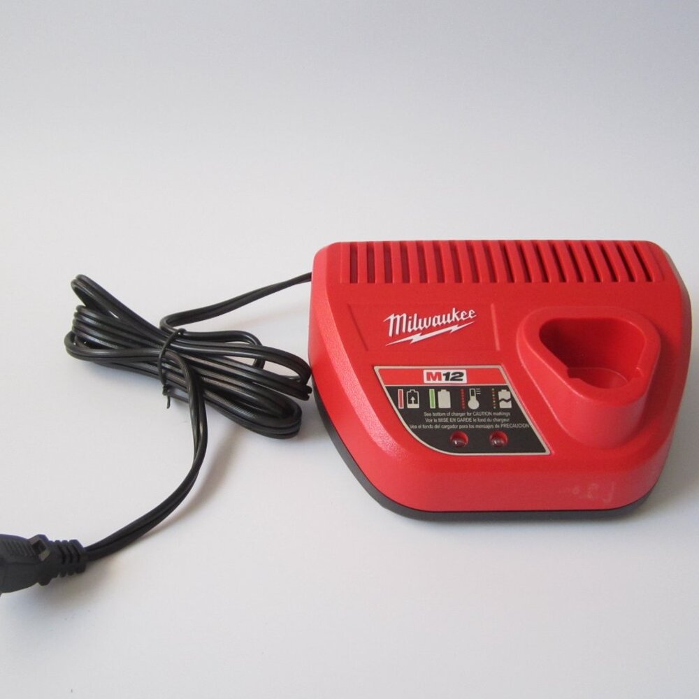 Milwaukee M12 Pair of CP 2.0 Batteries 48-11-2420 & Charger 48-59-2401 w/case